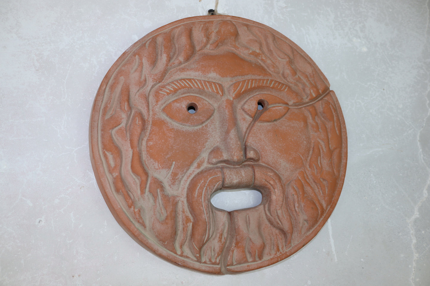 maschera in terracotta bocca della verità