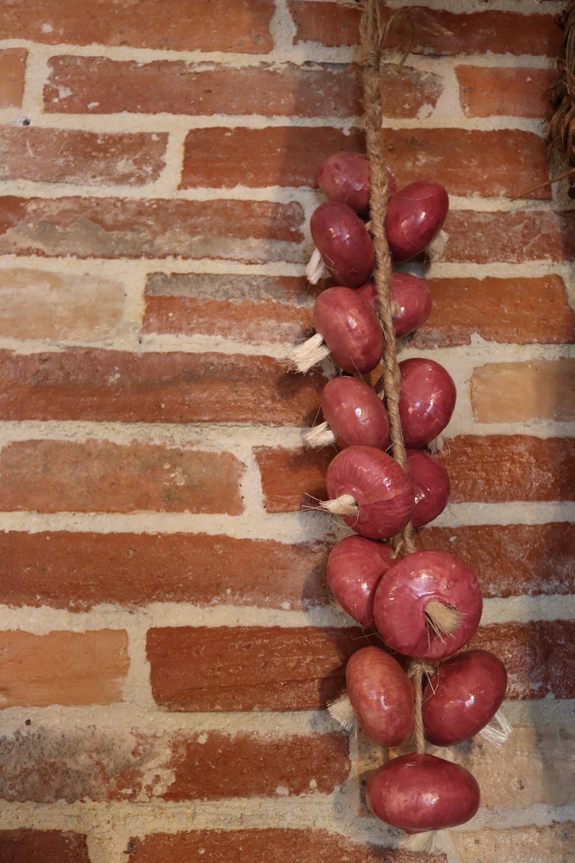 Cipolle in ceramica ornamentali da appendere
