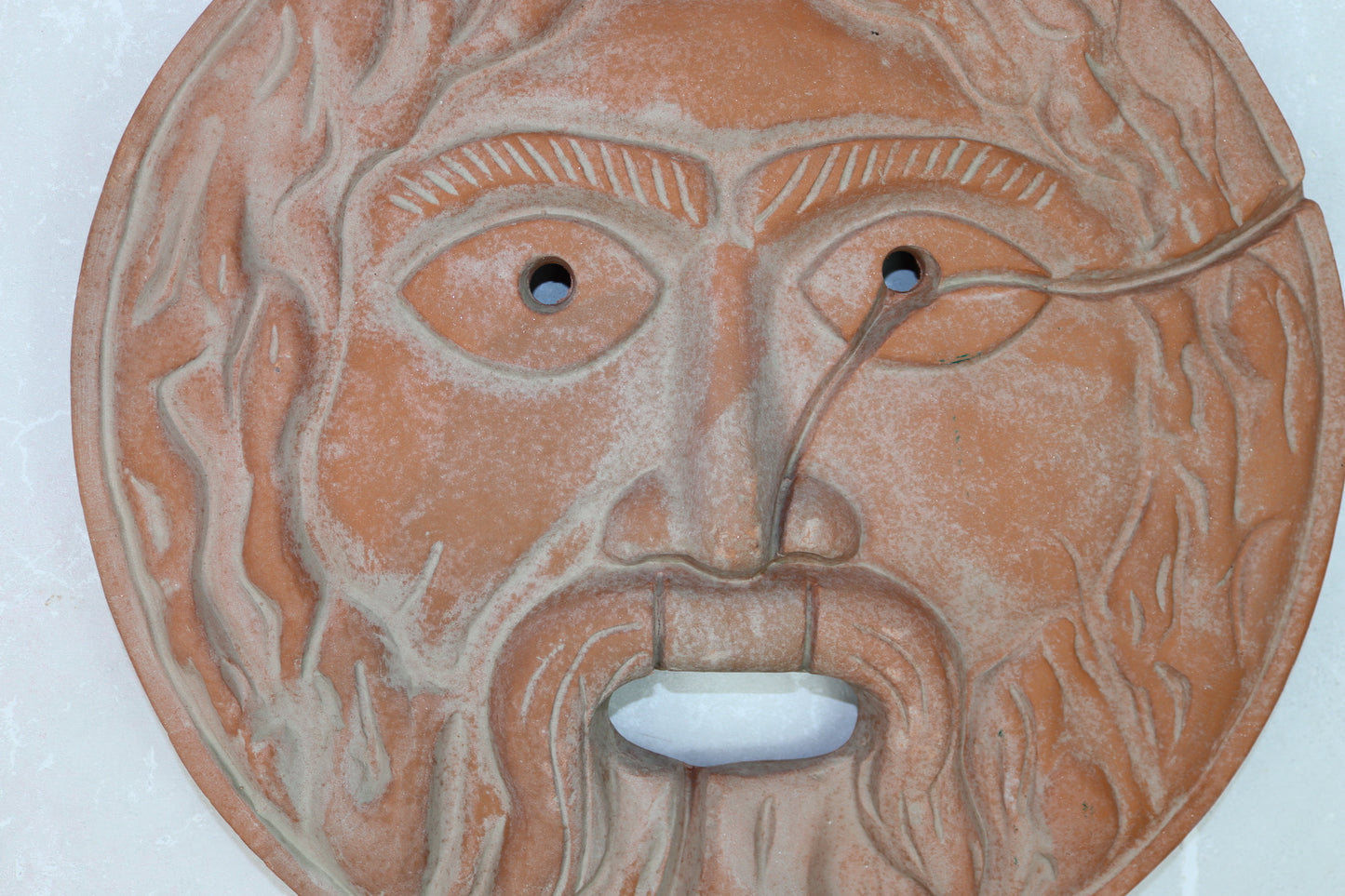bocca della verità in terracotta