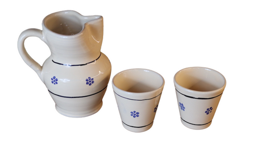 Caraffa e bicchieri da vino