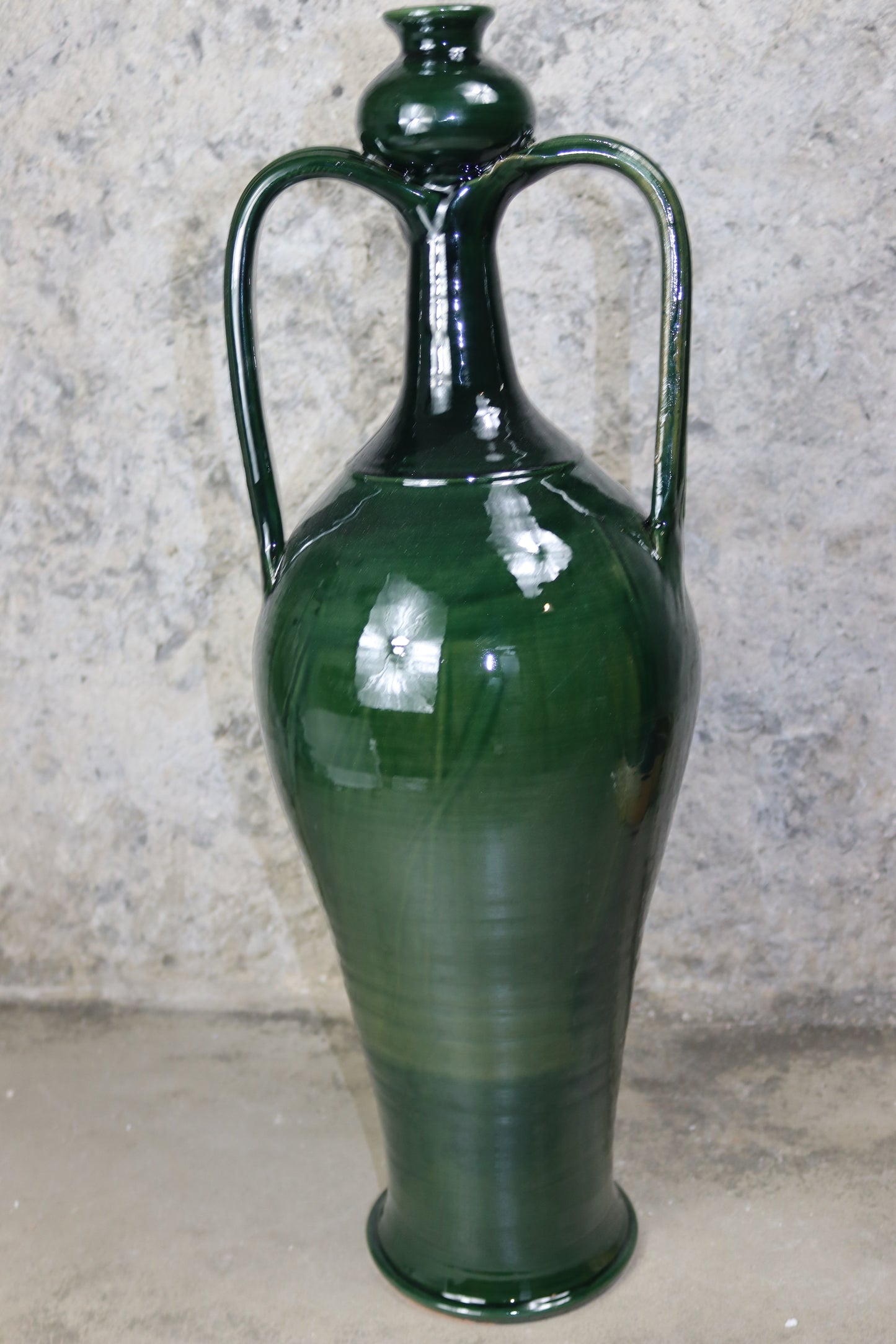 Anfore a forma di bottiglia in terracotta verde ornamentali fatte a mano