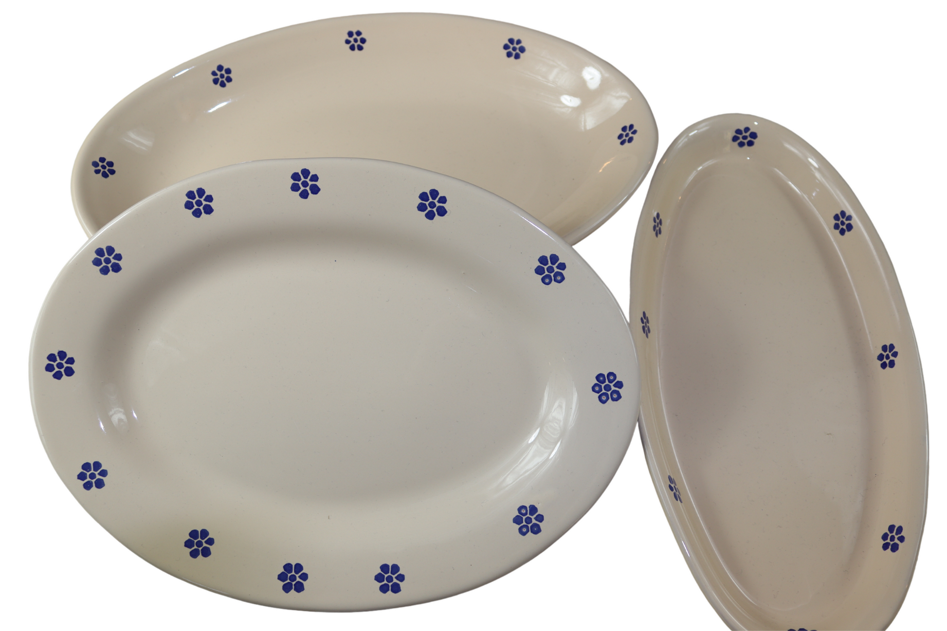 tre piatti ovali da portata in ceramica
